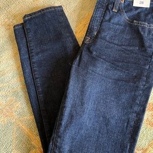 J Crew 9 in high-rise Toothpick size 28. NWT!!!!!